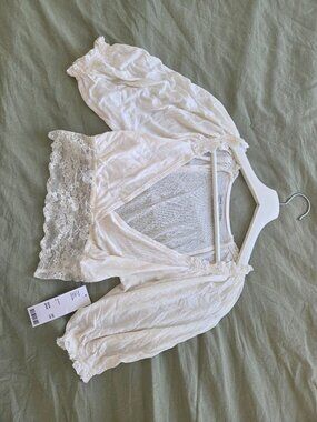 White UO top